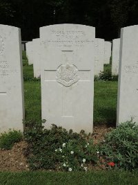 Canadian Cemetery No.2 Neuville - Baren, Tom