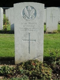 Canadian Cemetery No.2 Neuville - Young, James