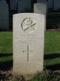 Rue-Du-Bacquerot No.1 Military Cemetery Laventie - Taylor, Eustace Edmund Marshall