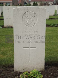 BROWN'S ROAD MILITARY CEMETERY, FESTUBERT - ALLEN, K B