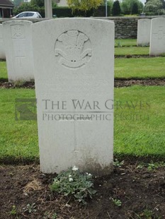 BROWN'S ROAD MILITARY CEMETERY, FESTUBERT - FRY, WILLIAM HENRY