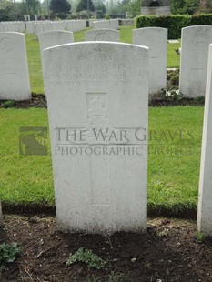 BROWN'S ROAD MILITARY CEMETERY, FESTUBERT - PIERSON, C F L