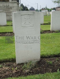 BROWN'S ROAD MILITARY CEMETERY, FESTUBERT - PRITCHARD, A J