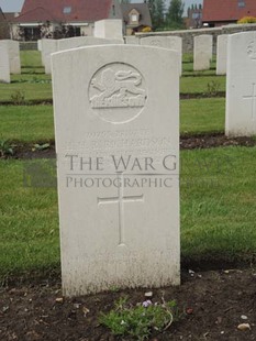 BROWN'S ROAD MILITARY CEMETERY, FESTUBERT - RICHARDSON, HERBERT H. R.