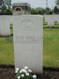 BROWN'S ROAD MILITARY CEMETERY, FESTUBERT - ROUSE, F