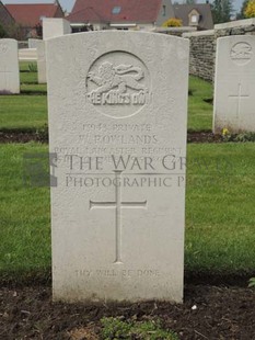 BROWN'S ROAD MILITARY CEMETERY, FESTUBERT - ROWLANDS, W