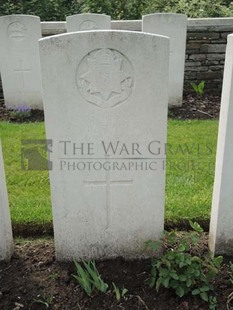 BROWN'S ROAD MILITARY CEMETERY, FESTUBERT - SECKER, J B