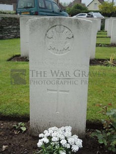 BROWN'S ROAD MILITARY CEMETERY, FESTUBERT - SHARP, ALBAN MARTIN