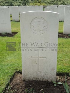 BROWN'S ROAD MILITARY CEMETERY, FESTUBERT - SHORT, G