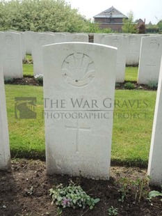 BROWN'S ROAD MILITARY CEMETERY, FESTUBERT - SIMMONS, A