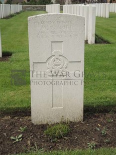 BROWN'S ROAD MILITARY CEMETERY, FESTUBERT - SMITH, WILLIAM VICTOR