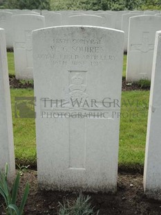 BROWN'S ROAD MILITARY CEMETERY, FESTUBERT - SQUIRES, W G
