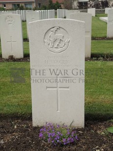 BROWN'S ROAD MILITARY CEMETERY, FESTUBERT - STACEY, H