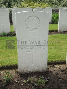 BROWN'S ROAD MILITARY CEMETERY, FESTUBERT - STEELE, L