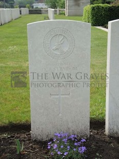BROWN'S ROAD MILITARY CEMETERY, FESTUBERT - STRYDOM, O J
