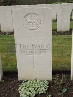 BROWN'S ROAD MILITARY CEMETERY, FESTUBERT - SUMMERS, A E