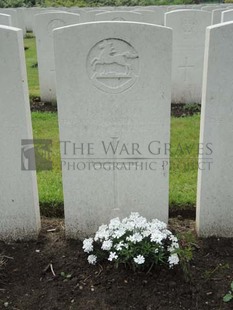 BROWN'S ROAD MILITARY CEMETERY, FESTUBERT - TAYLOR, H