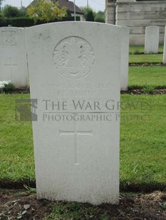 BROWN'S ROAD MILITARY CEMETERY, FESTUBERT - THIRD, JAMES ELDER