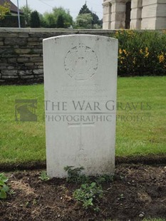 BROWN'S ROAD MILITARY CEMETERY, FESTUBERT - THOMPSON, ALEXANDER EDWARD