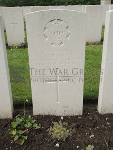 BROWN'S ROAD MILITARY CEMETERY, FESTUBERT - TINNEY, W