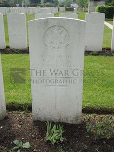 BROWN'S ROAD MILITARY CEMETERY, FESTUBERT - VINCE, PERCY WILLIAM