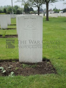 BROWN'S ROAD MILITARY CEMETERY, FESTUBERT - WAKEFIELD, F W
