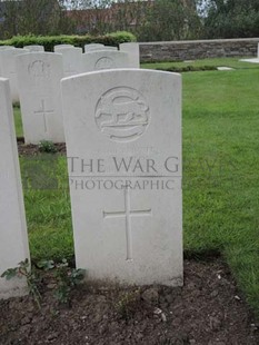 BROWN'S ROAD MILITARY CEMETERY, FESTUBERT - WALTON, S