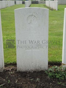 BROWN'S ROAD MILITARY CEMETERY, FESTUBERT - WARING, C J