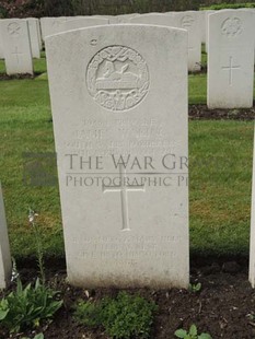 BROWN'S ROAD MILITARY CEMETERY, FESTUBERT - WARING, JAMES