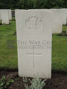 BROWN'S ROAD MILITARY CEMETERY, FESTUBERT - WATERSON, D