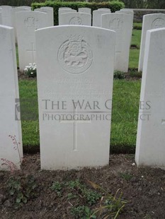 BROWN'S ROAD MILITARY CEMETERY, FESTUBERT - WHITE, W