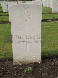 BROWN'S ROAD MILITARY CEMETERY, FESTUBERT - WHITTLE, ROBERT