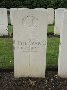 BROWN'S ROAD MILITARY CEMETERY, FESTUBERT - WILLIAMSON, M