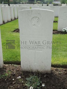 BROWN'S ROAD MILITARY CEMETERY, FESTUBERT - WILSON, LOUIS FREDERICK