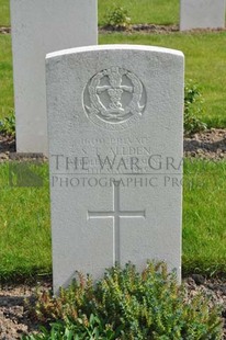 RUE-PETILLON MILITARY CEMETERY, FLEURBAIX - ALLDEN, STANLEY TROWSE