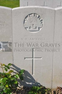 RUE-PETILLON MILITARY CEMETERY, FLEURBAIX - ARSCOTT, VICTOR PRESTON