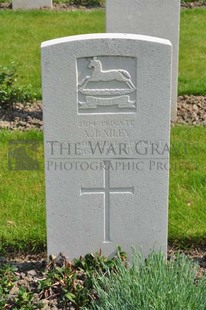 RUE-PETILLON MILITARY CEMETERY, FLEURBAIX - BAILEY, A