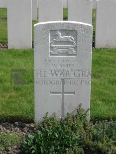 RUE-PETILLON MILITARY CEMETERY, FLEURBAIX - BATES, W