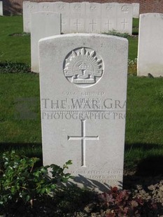 RUE-PETILLON MILITARY CEMETERY, FLEURBAIX - BERRY, J W