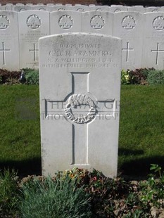 RUE-PETILLON MILITARY CEMETERY, FLEURBAIX - BLARAMBERG, CLAUDE DOUGLAS
