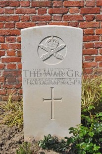 RUE-PETILLON MILITARY CEMETERY, FLEURBAIX - BOWKER, TOM
