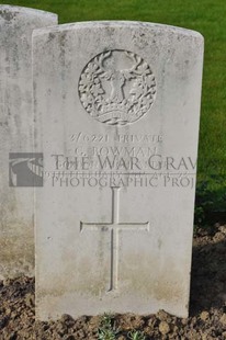 RUE-PETILLON MILITARY CEMETERY, FLEURBAIX - BOWMAN, G