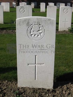 RUE-PETILLON MILITARY CEMETERY, FLEURBAIX - BRIANT, E