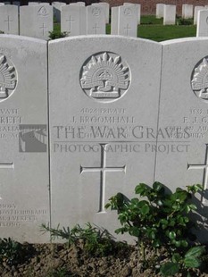RUE-PETILLON MILITARY CEMETERY, FLEURBAIX - BROOMHALL, J