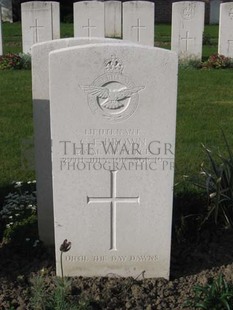 RUE-PETILLON MILITARY CEMETERY, FLEURBAIX - BROWN, C F