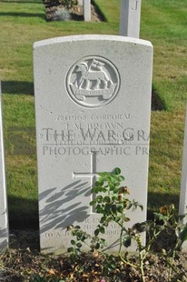RUE-PETILLON MILITARY CEMETERY, FLEURBAIX - BROWN, J M