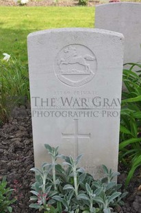 RUE-PETILLON MILITARY CEMETERY, FLEURBAIX - CASTLE, WILLIAM BOWEN