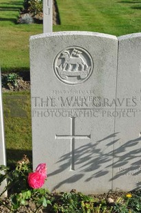 RUE-PETILLON MILITARY CEMETERY, FLEURBAIX - CHILVERS, W G