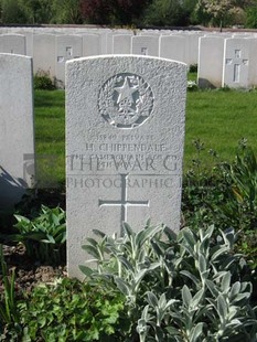 RUE-PETILLON MILITARY CEMETERY, FLEURBAIX - CHIPPENDALE, H