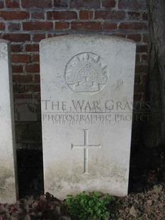 RUE-PETILLON MILITARY CEMETERY, FLEURBAIX - CLEMENTS, VIVIAN JOHN